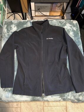 Columbia Women's Black Utility Softshell Jacket